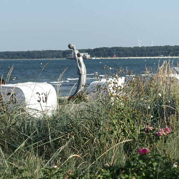 Meerjungfrau am Strand in Eckernförde